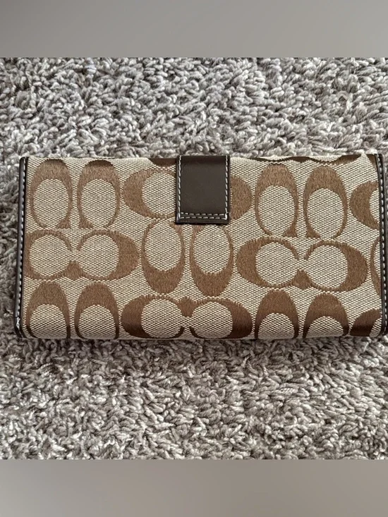 Brown Signature Buckle Continental Wallet - Picture 2 of 3